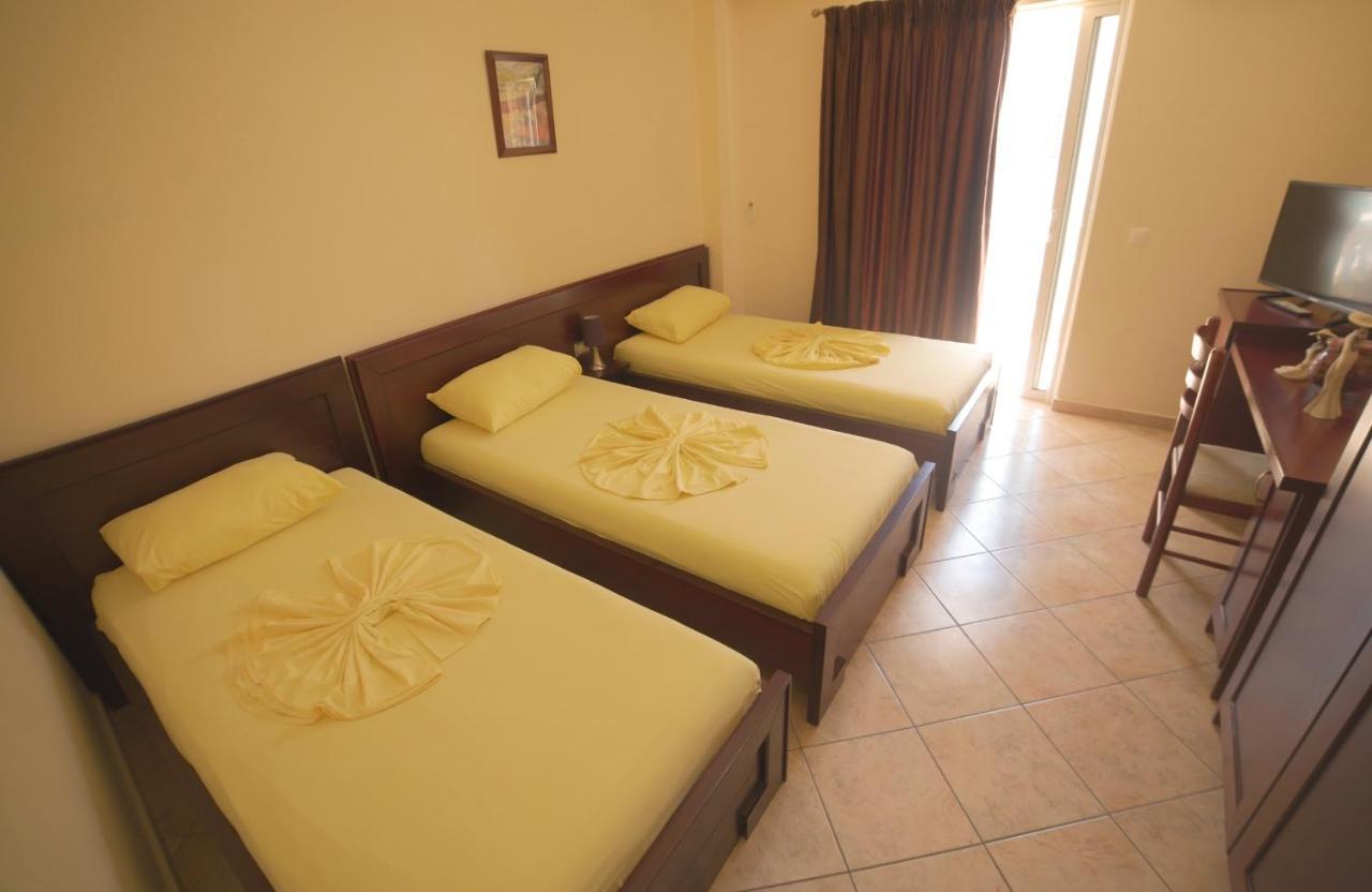 Hotel Serxho Sarande Exterior photo