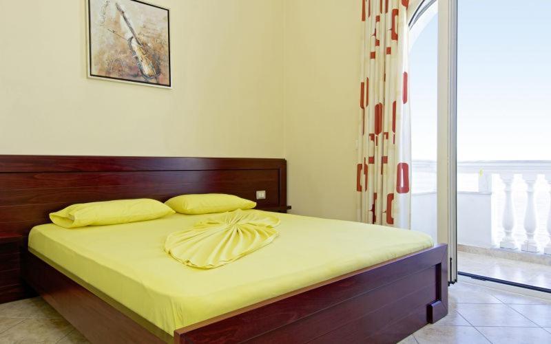 Hotel Serxho Sarande Exterior photo