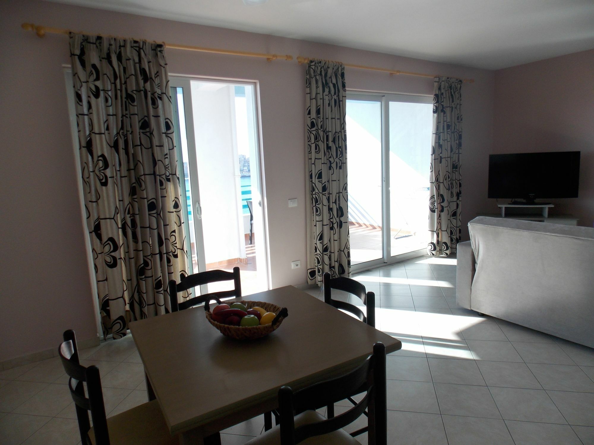 Hotel Serxho Sarande Exterior photo